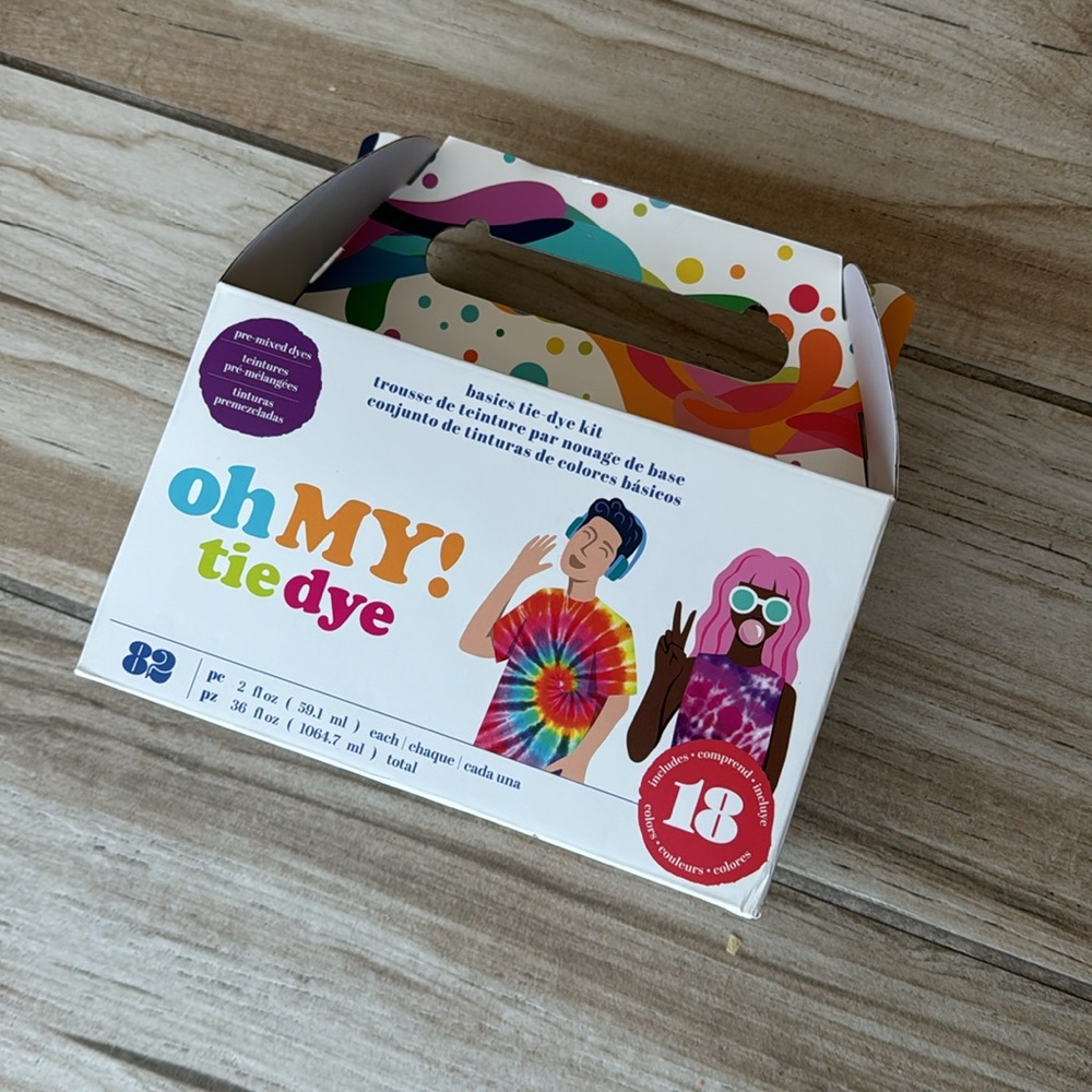 American Crafts tie Dye kit - Oh My! Tiedye Kit- Brand new!